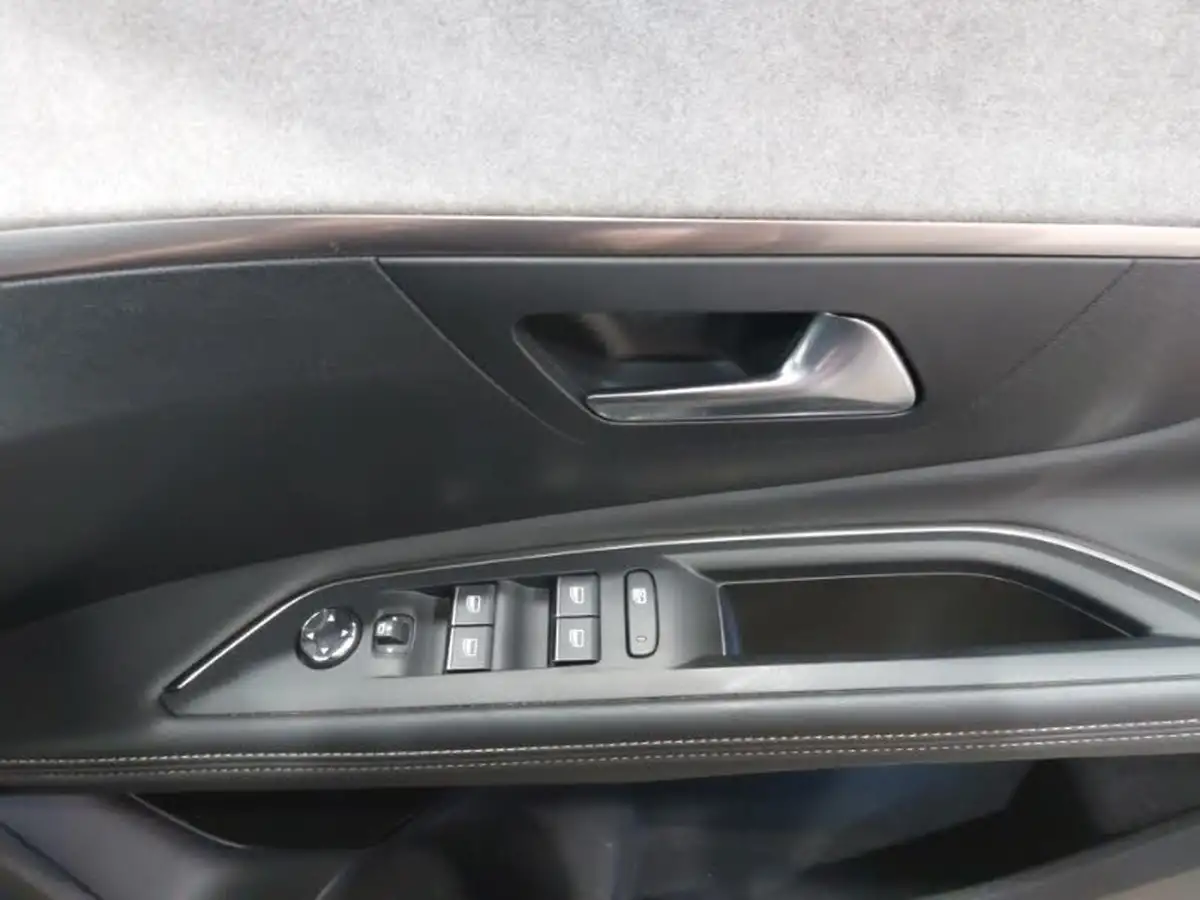 2022-peugeot-3008-suv-12-puretech-gt-premium-big-18