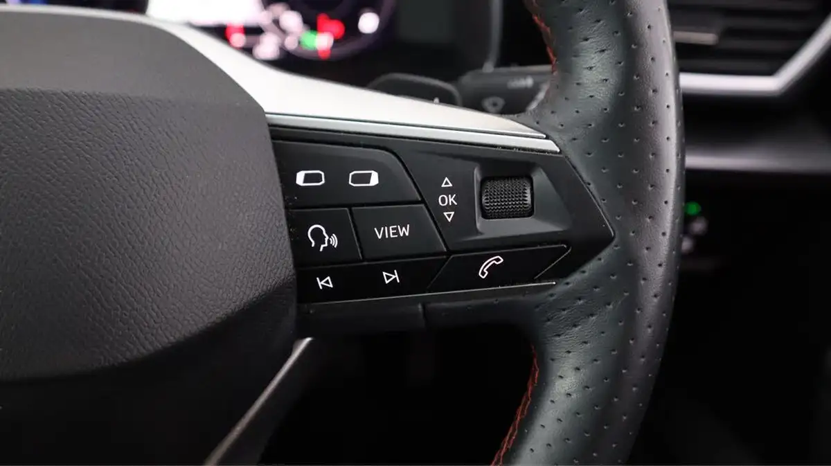 2021-seat-leon-14-e-hybrid-fr-hatchback-big-23