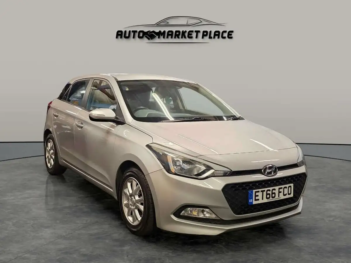 2017-hyundai-i20-12-se-hatchback-5d-big-0