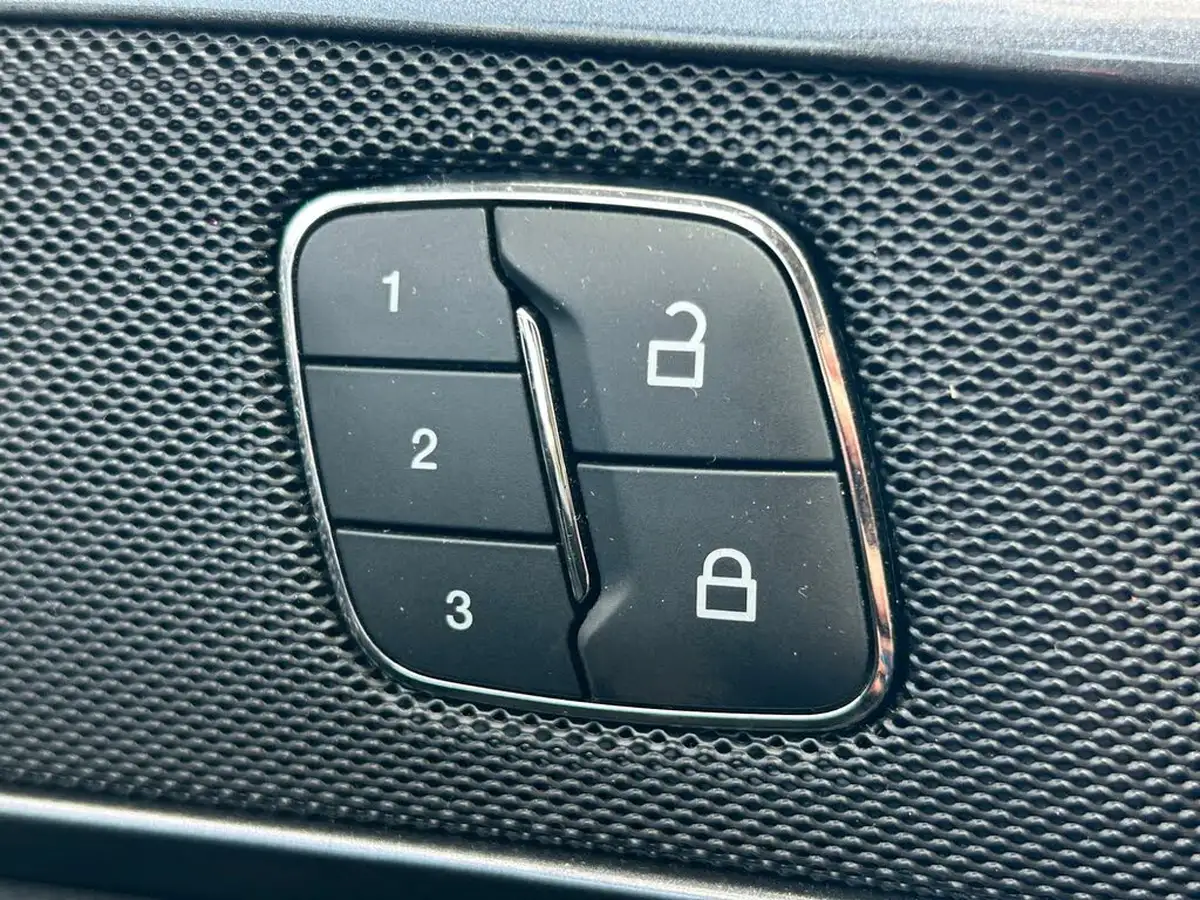 2021-ford-mondeo-20tdci-titanium-edition-150ps-estate-big-27