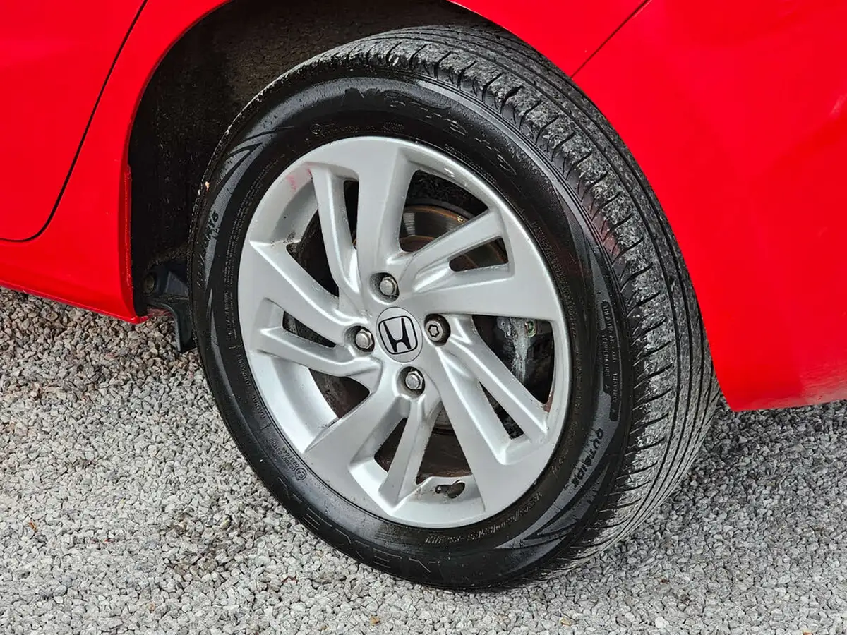 2016-honda-jazz-13-i-vtec-se-cvt-big-19