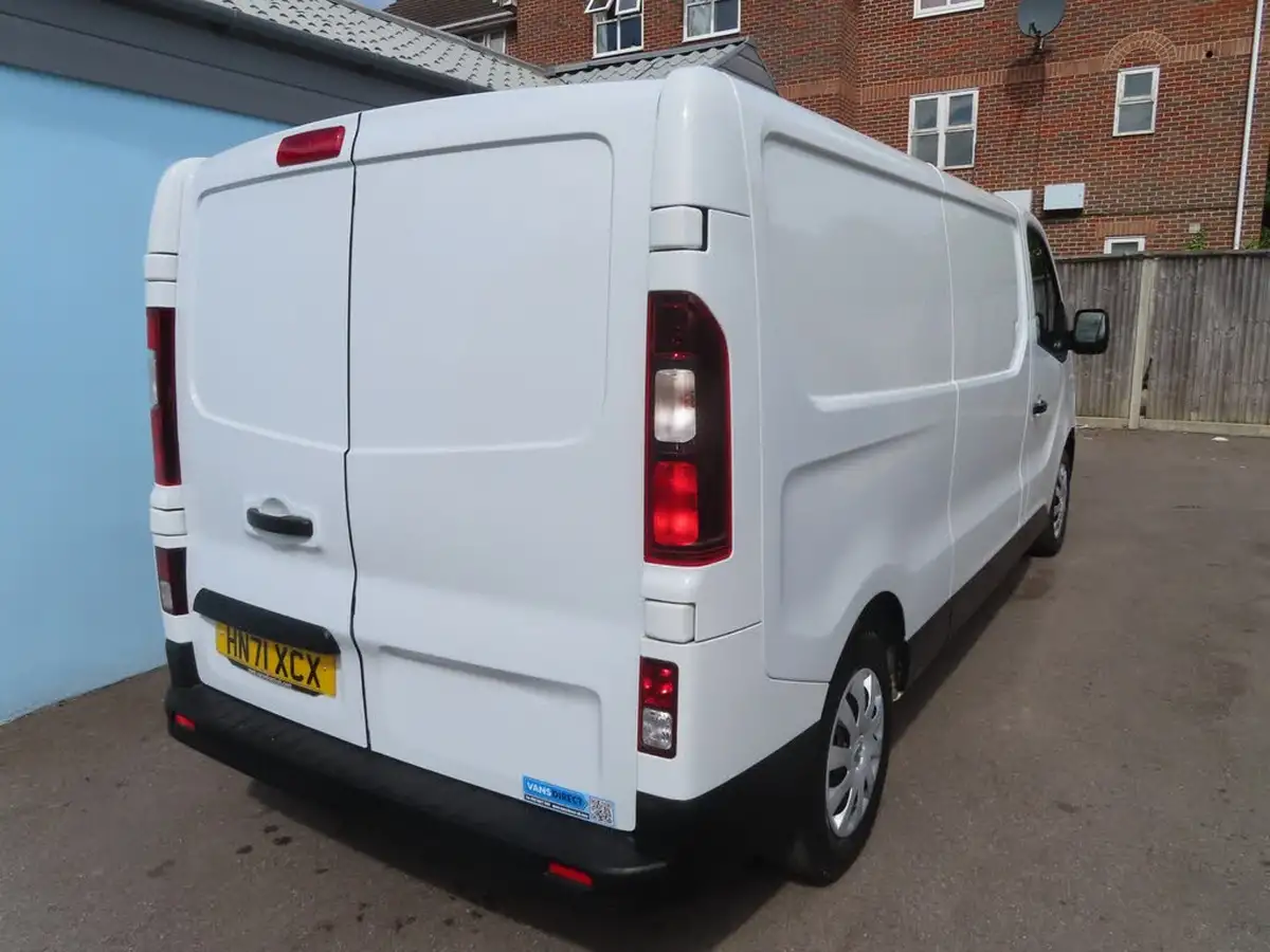 2021-renault-trafic-20dci-ll30-energy-120-business-panel-big-12