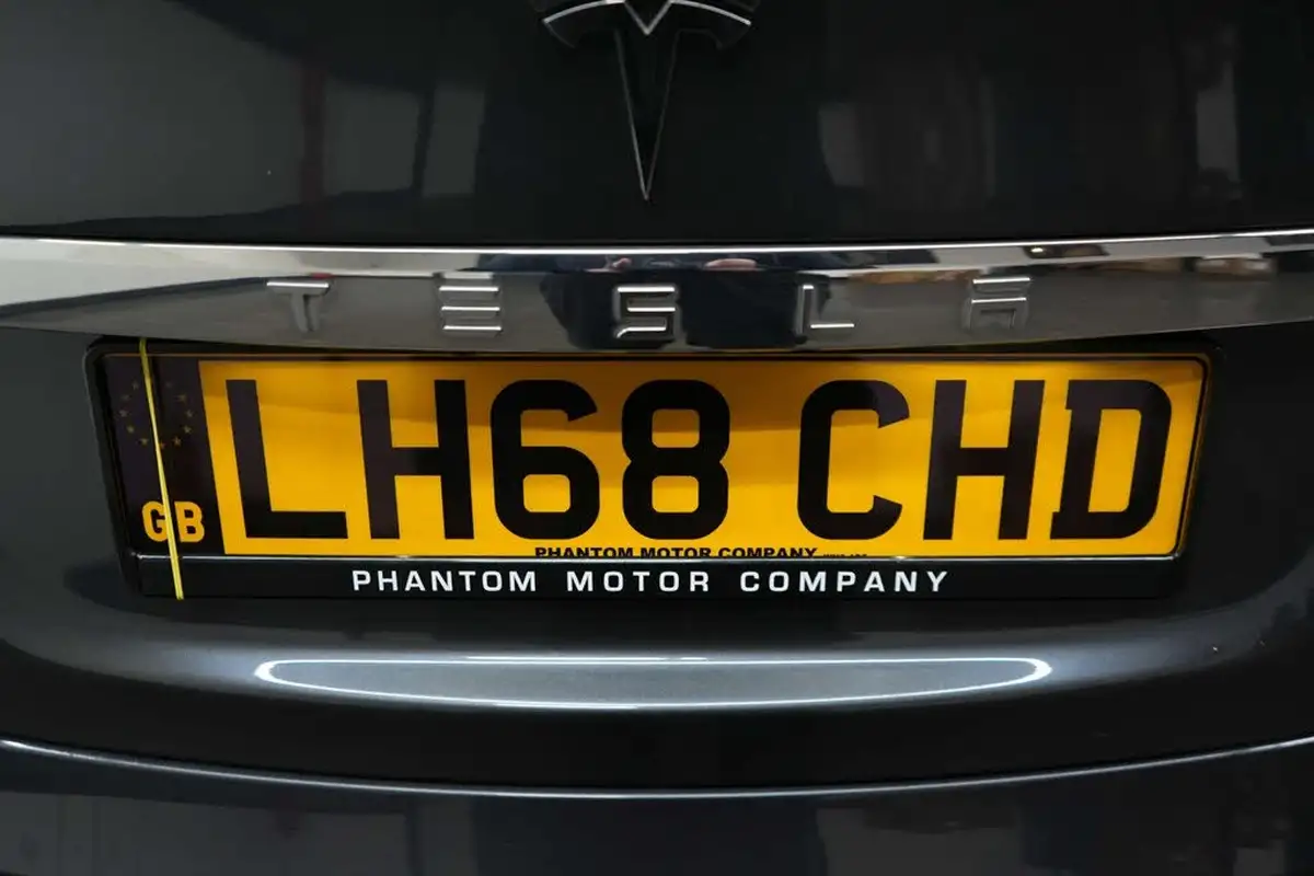 2018-tesla-model-s-e-75d-big-10