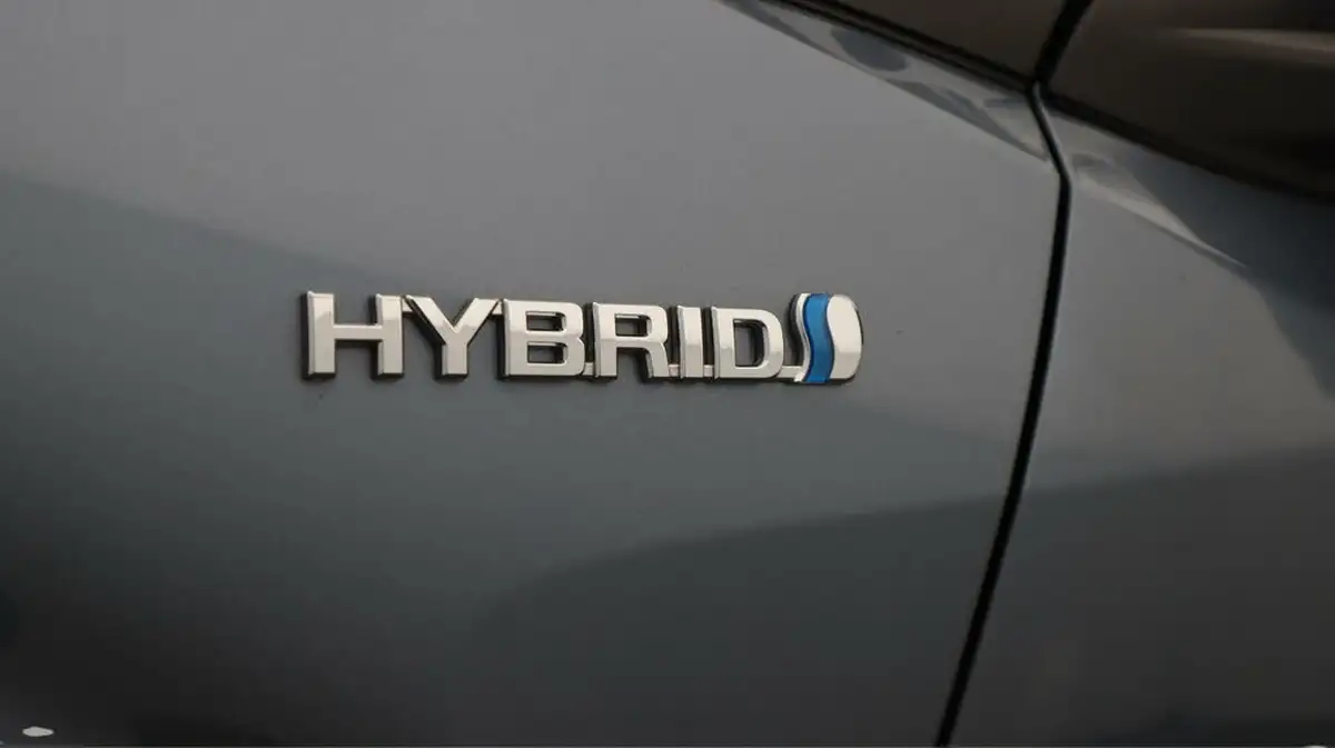 2021-toyota-c-hr-18-vvt-i-design-big-20