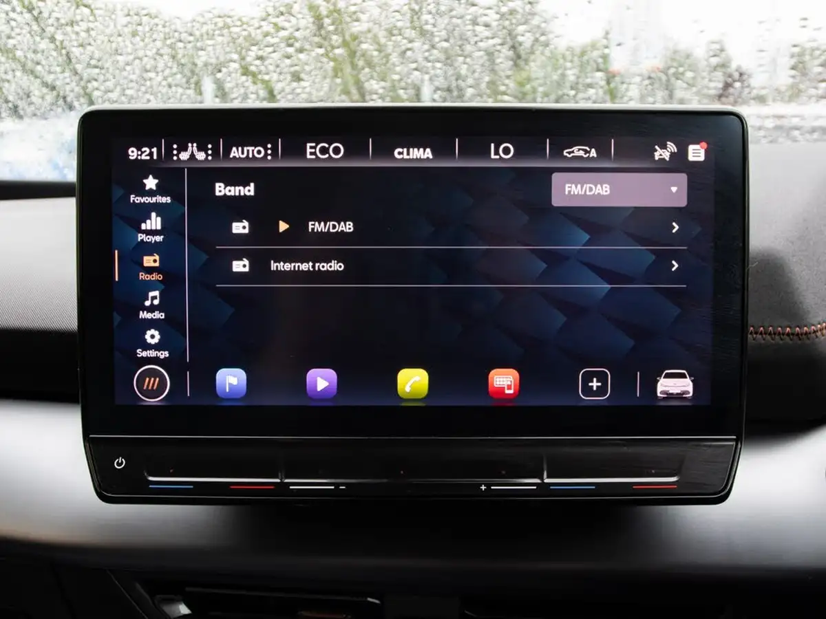 2022-cupra-born-e-v3-204ps-58kwh-big-21