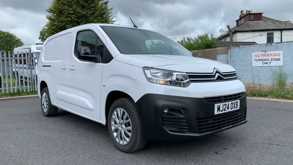 2024-citroen-berlingo-15-bluehdi-950-driver-edition-130pseu6d-eat8-big-13