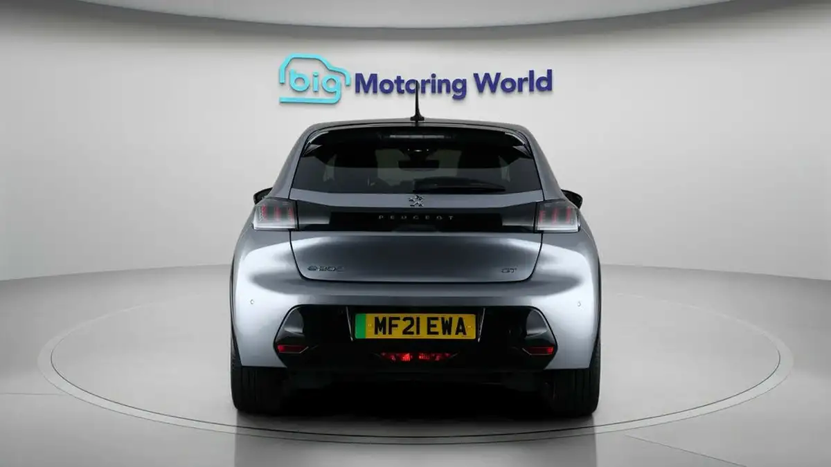 2021-peugeot-208-e-gt-50kwh-big-5