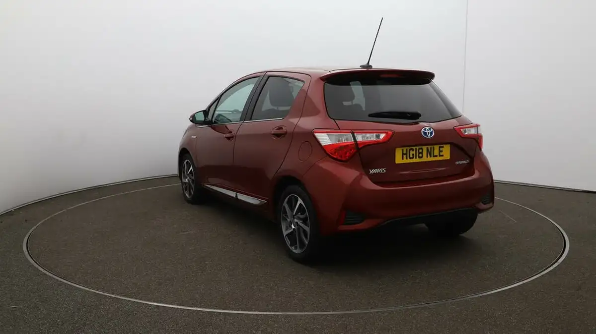 2018-toyota-yaris-15-vvt-i-excel-hybrid-big-61