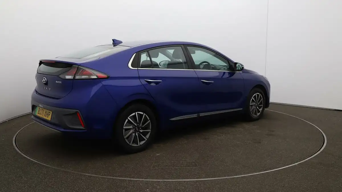 2022-hyundai-ioniq-e-premium-electric-big-52