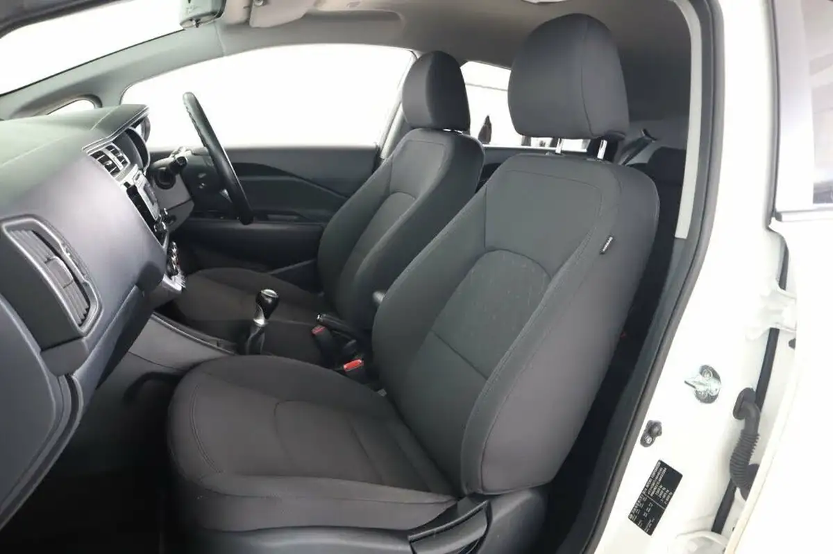 2016-kia-rio-125-sr7-5d-big-38