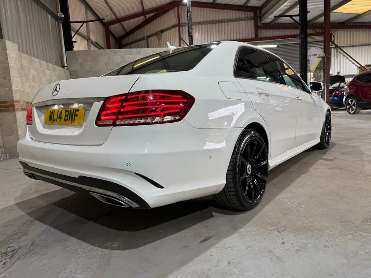2014-mercedes-benz-e-class-21td-e250-cdi-amg-sport-21cdi-saloon-4d-big-13