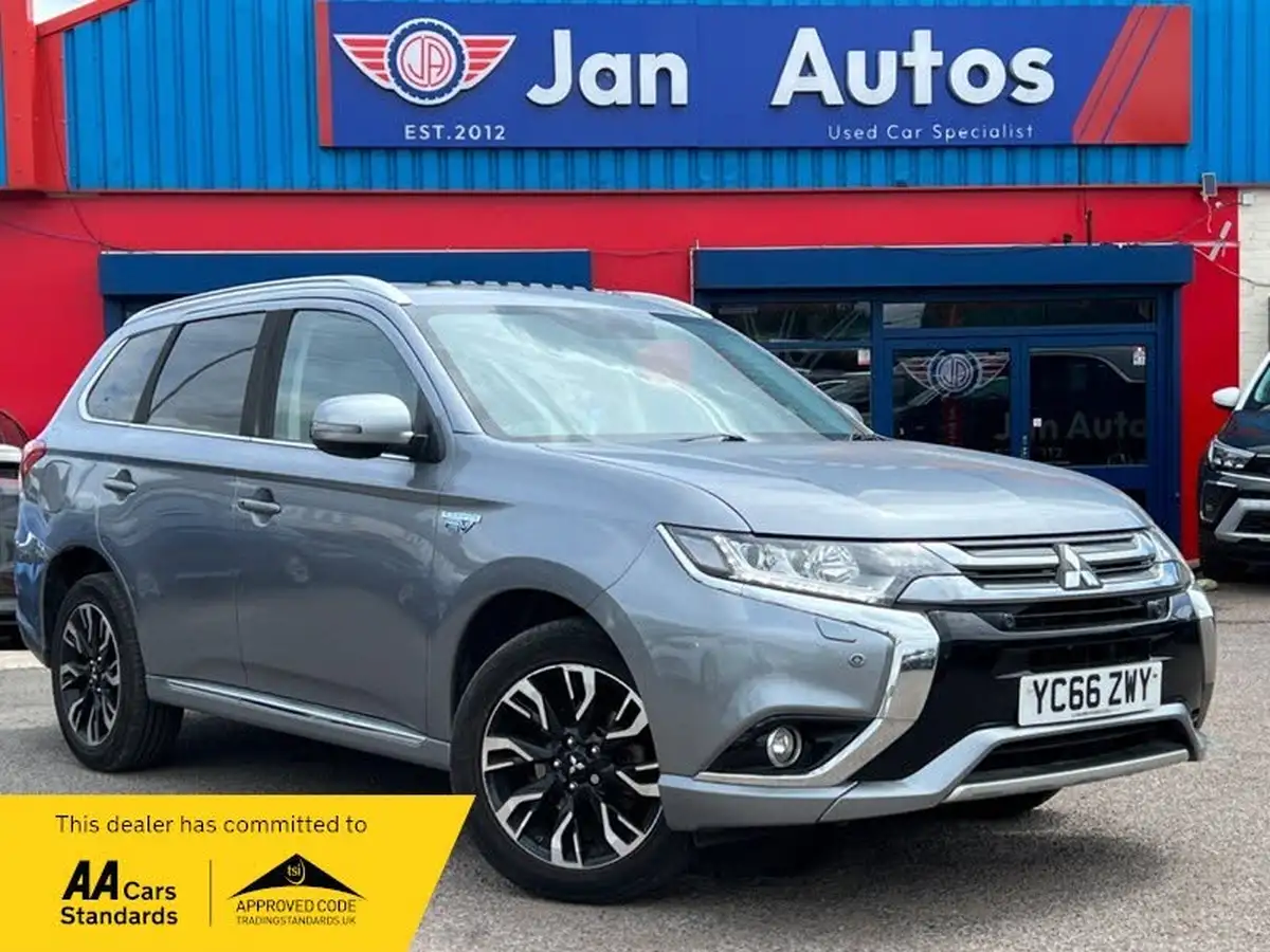 2016-mitsubishi-outlander-20-gx4hs-phev-big-0
