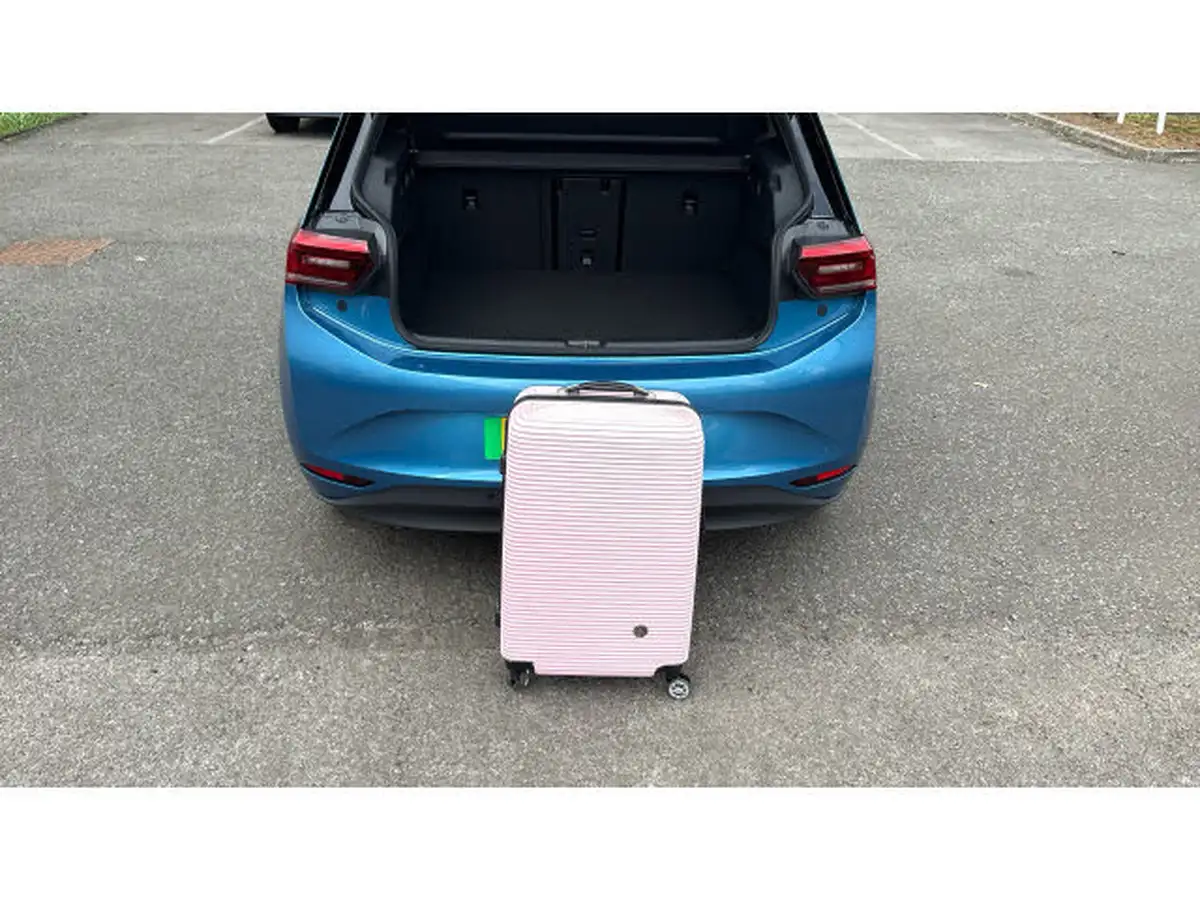 2025-volkswagen-id3-e-pro-match-59kwh-big-34