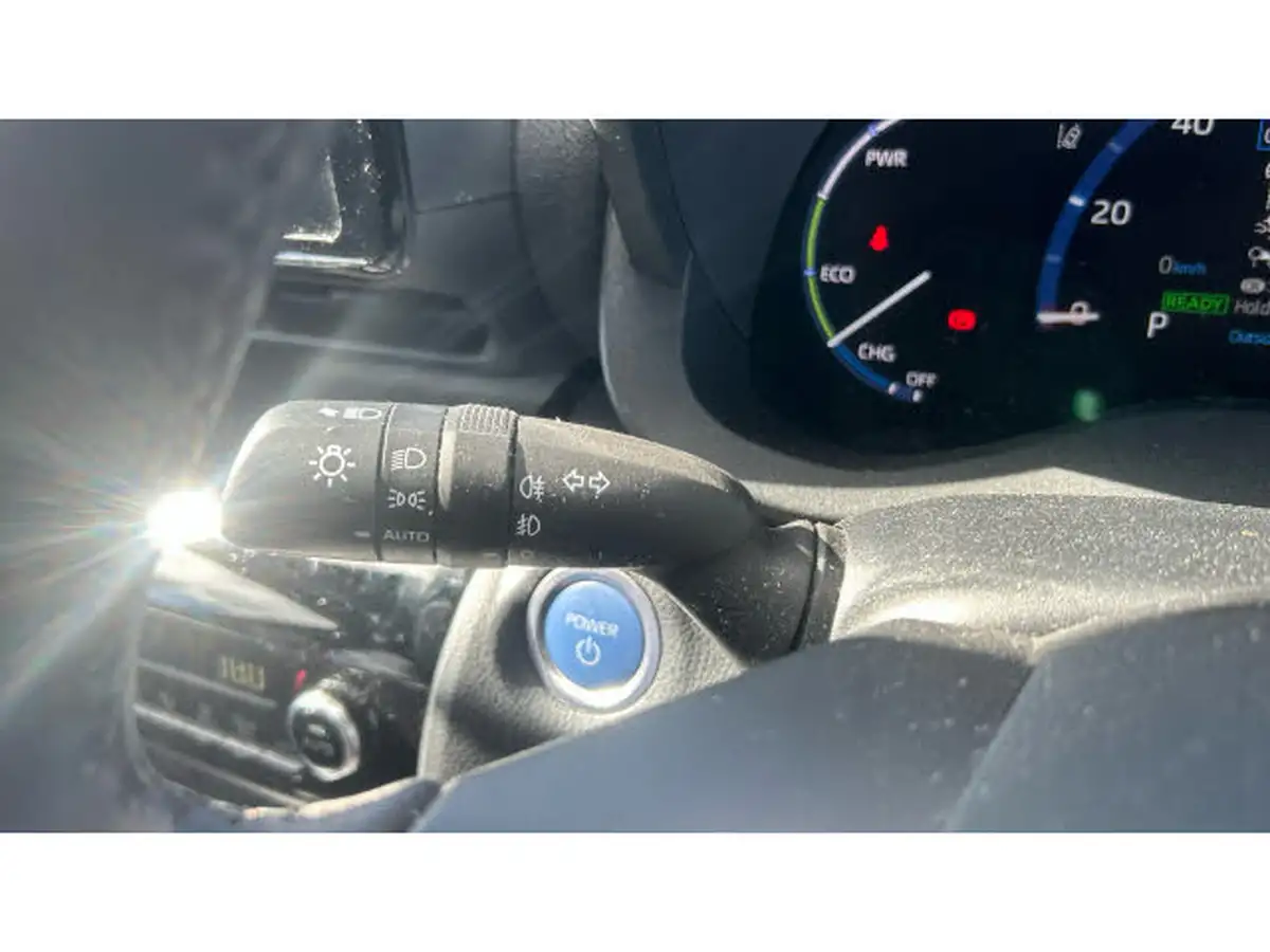 2022-toyota-yaris-15-vvt-i-design-panoramic-roof-big-32