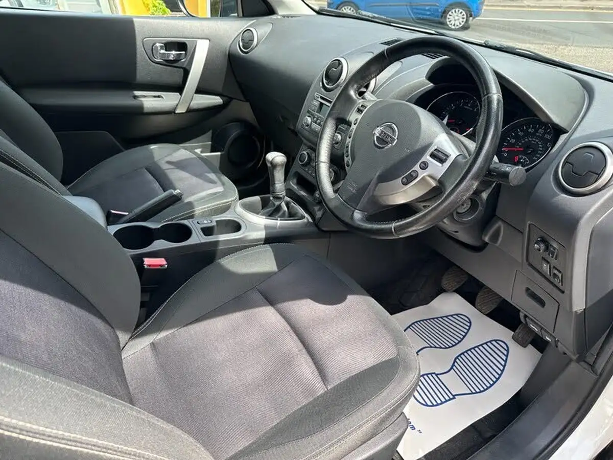 2012-nissan-qashqai-16-acenta-big-11