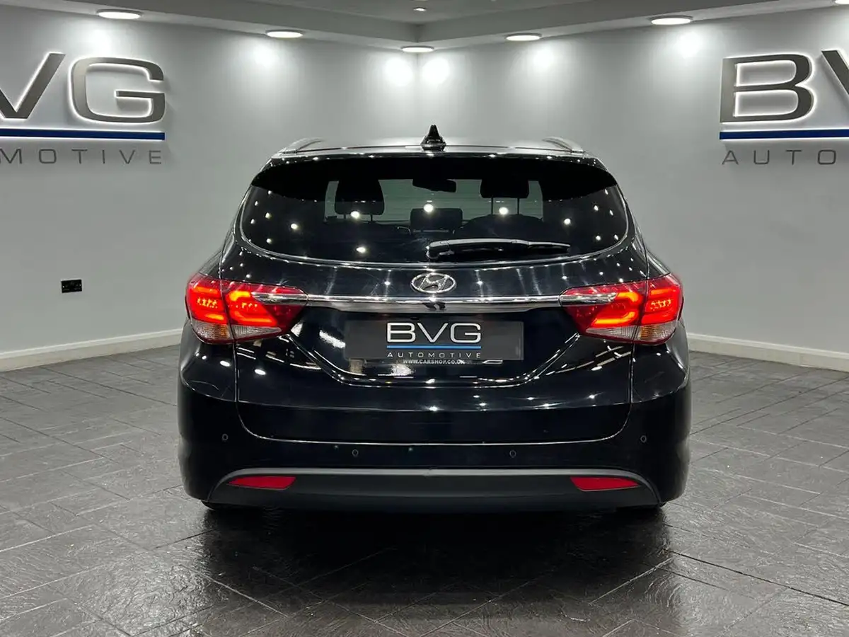 2017-hyundai-i40-17crdi-se-nav-141ps-tourer-5d-big-10