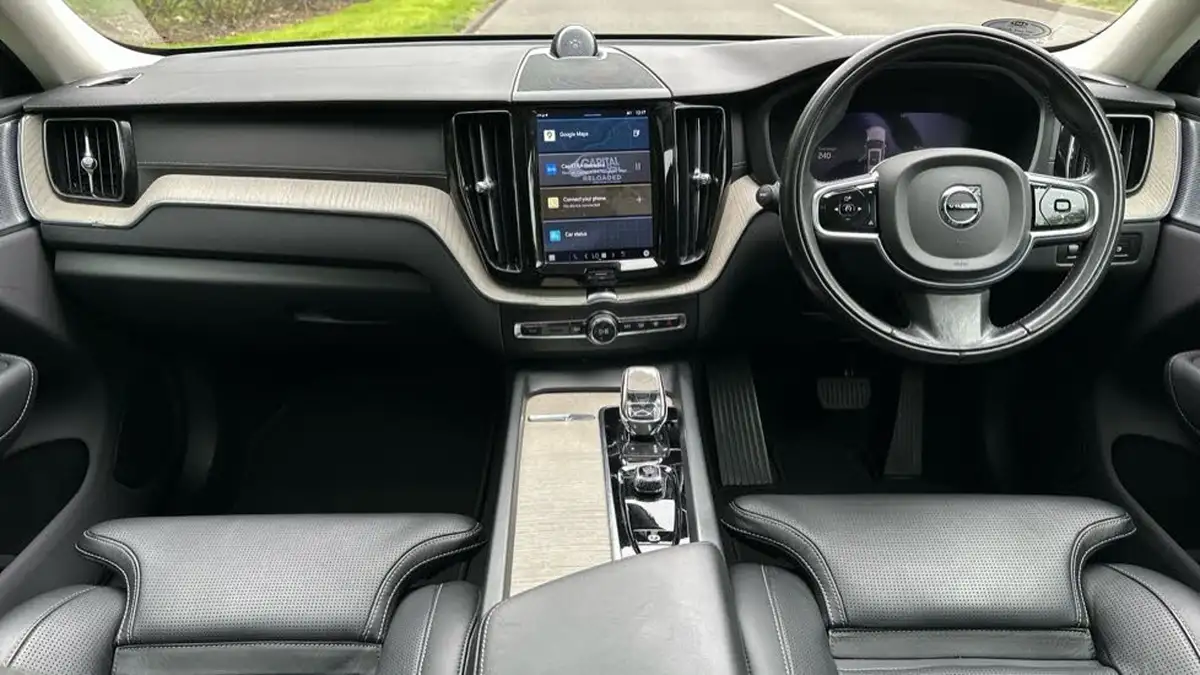 2022-volvo-xc60-20-t6-inscription-350bhp-big-4
