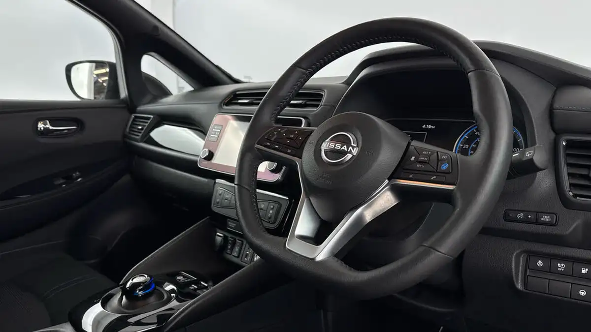 2022-nissan-leaf-e-n-connecta-39kwh-big-8