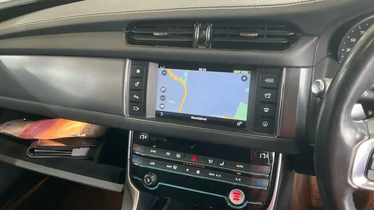 2018-jaguar-xf-20td-r-sport-180ps-awd-sportbrake-5d-1999cc-auto-big-14
