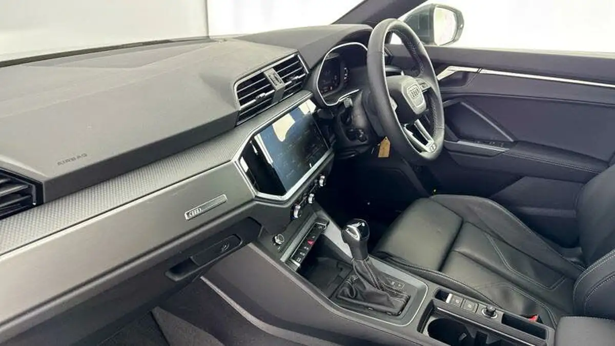 2024-audi-q3-15-35-tfsi-s-line-sportback-tronic-big-1