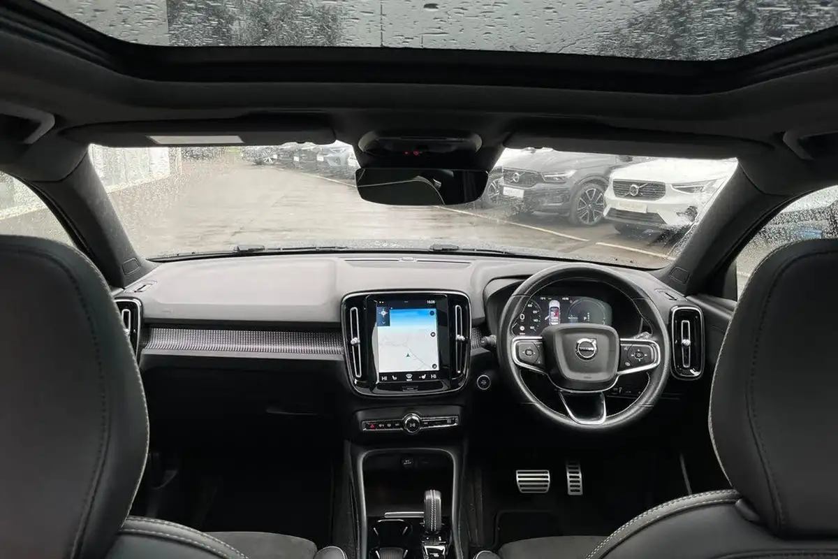 2021-volvo-xc40-15-t5-r-design-pro-262bhp-big-2