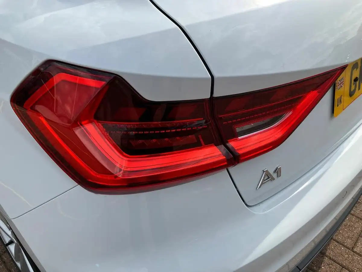 2021-audi-a1-10-30-tfsi-s-line-110ps-tronic-big-10