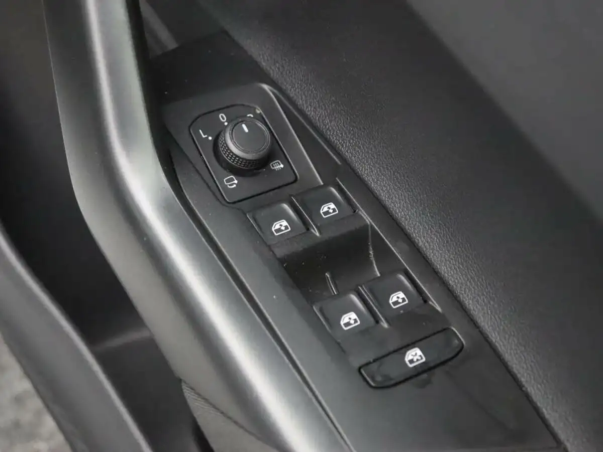 2022-volkswagen-polo-10-tsi-life-big-27