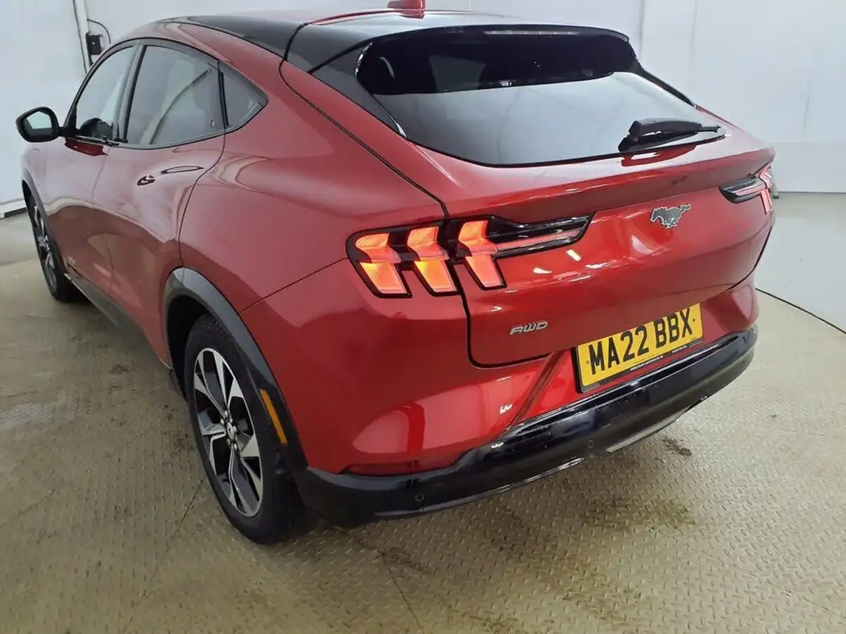 2022-ford-mustang-mach-e-e-standard-range-awd-big-4