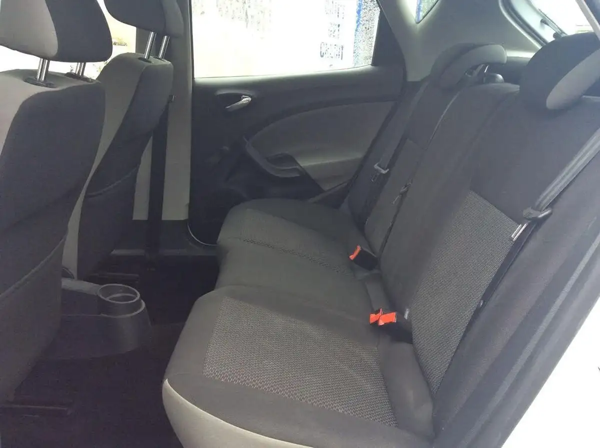 2017-seat-ibiza-10-se-technology-hatchback-5d-big-7