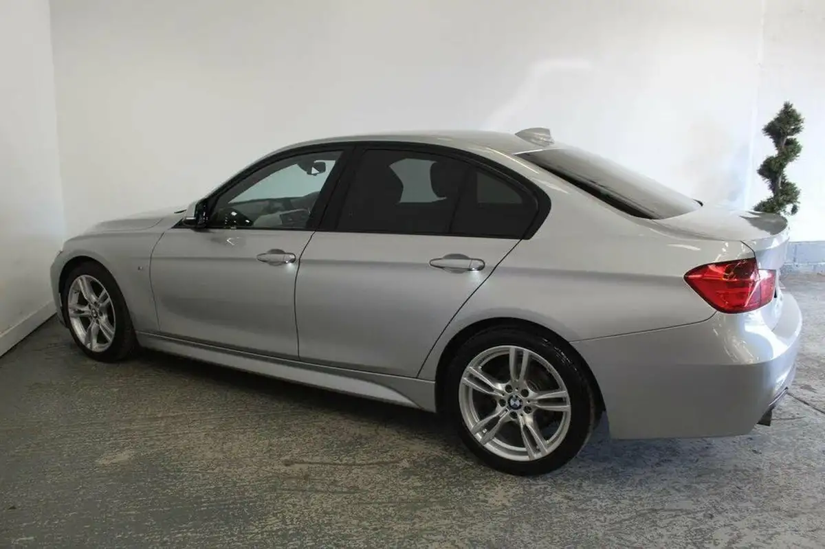 2014-bmw-3-series-20td-320d-m-sport-184bhp-blueperformance-ss-saloon-4d-big-9