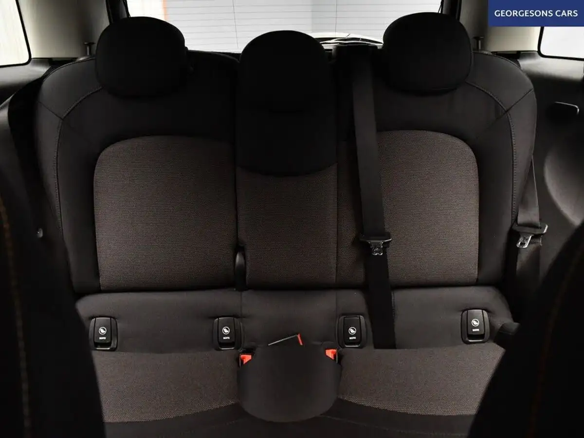 2020-mini-countryman-15-cooper-classic-big-13