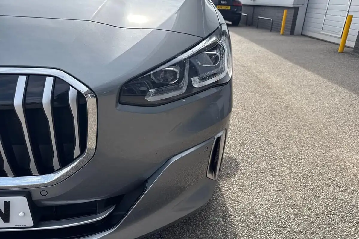 2022-bmw-2-series-15-220i-luxury-big-15