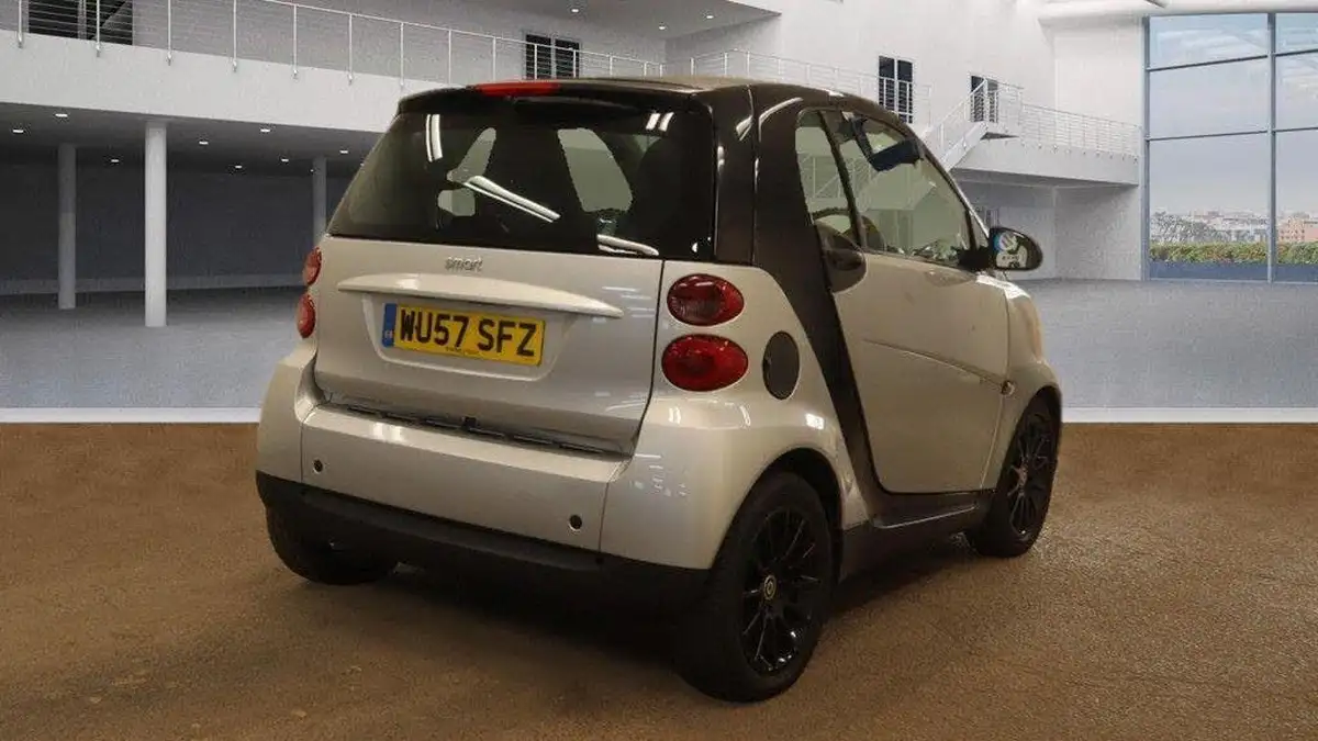 2007-smart-fortwo-10-passion-71bhp-coupe-big-3