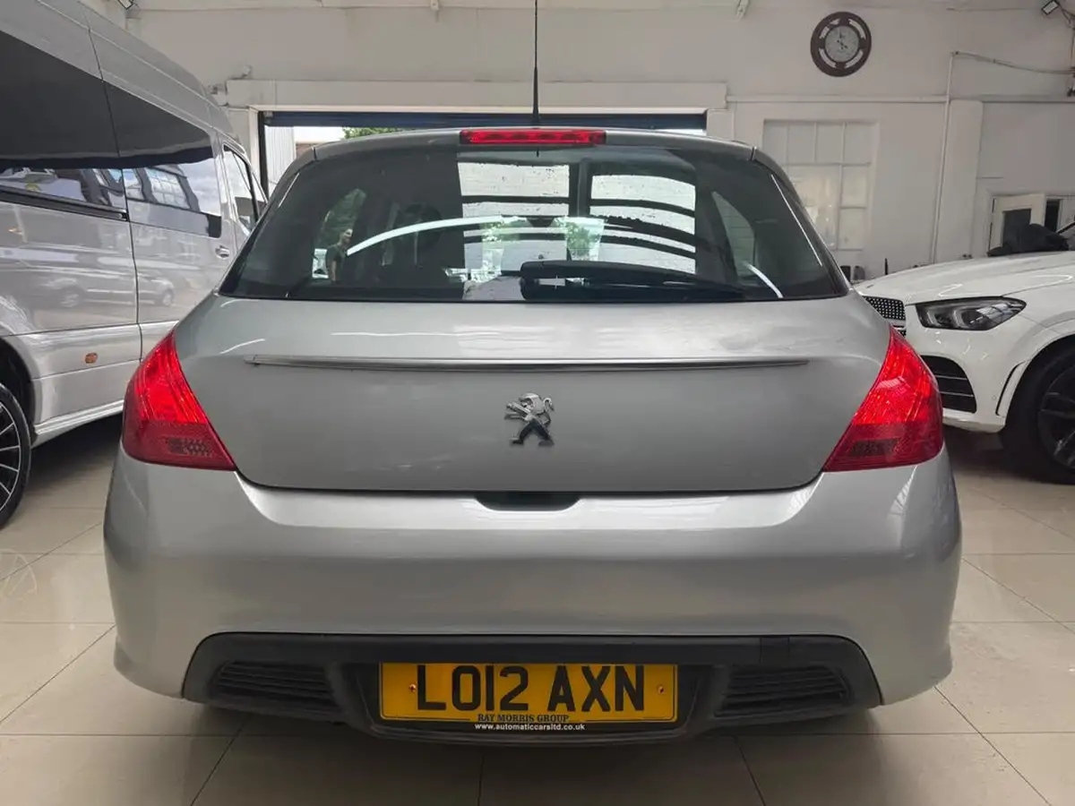 2012-peugeot-308-16-access-auto-big-9