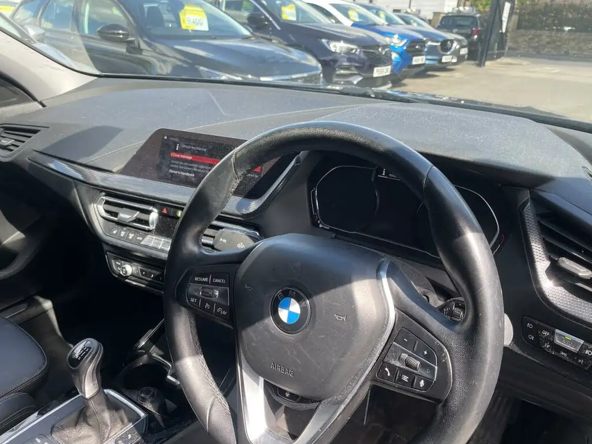 2020-bmw-1-series-15td-116d-sport-big-10