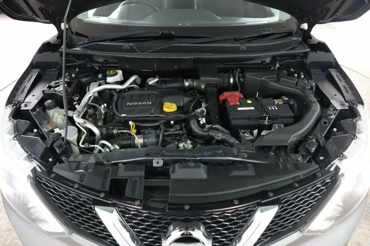 2014-nissan-qashqai-16dci-tekna-4x4-big-9