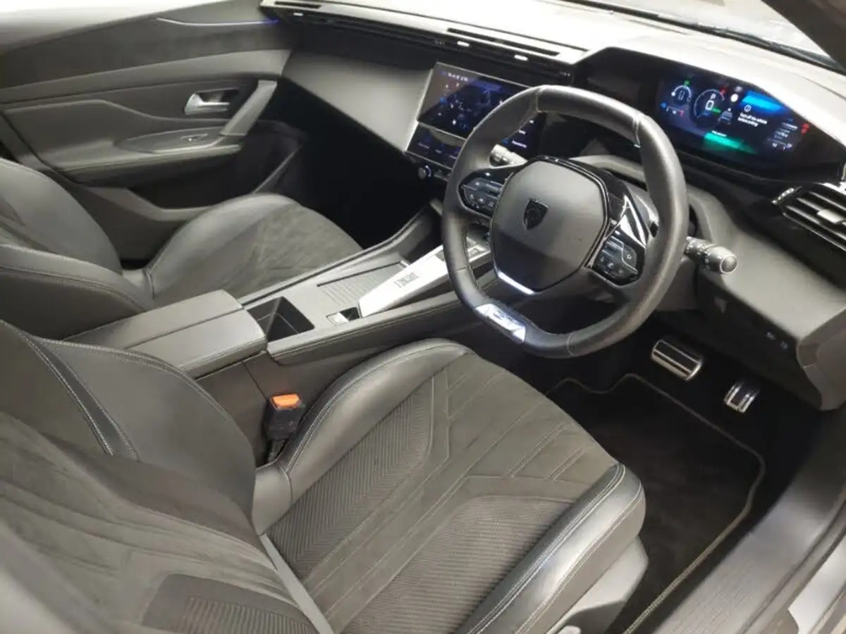 2022-peugeot-308-16-puretech-gt-180bhp-big-12