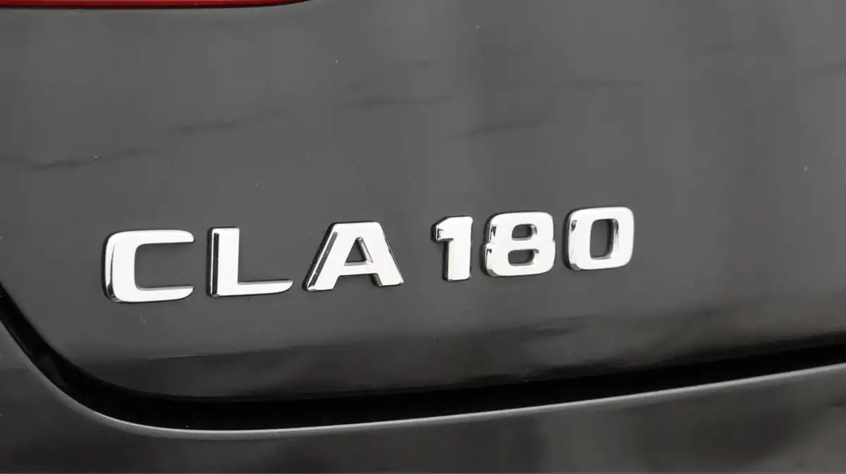 2021-mercedes-benz-cla-13-cla-180-amg-line-premium-plus-coupe-4d-big-23