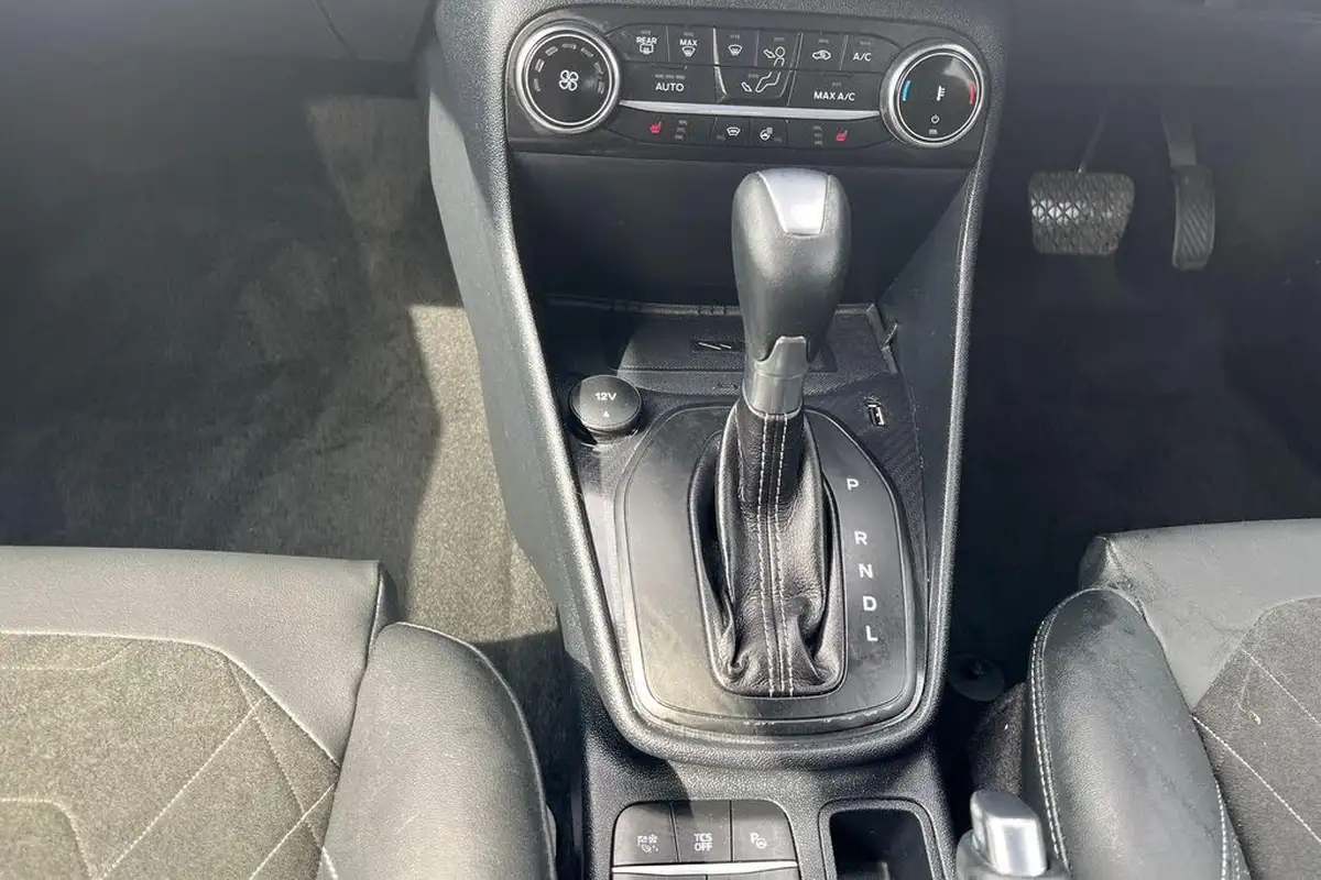 2022-ford-fiesta-10t-titanium-vignale-125ps-hybrid-mhev-powershift-big-16