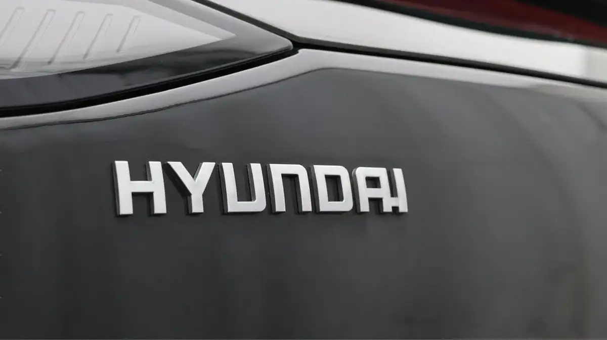 2022-hyundai-ioniq-e-premium-electric-big-20