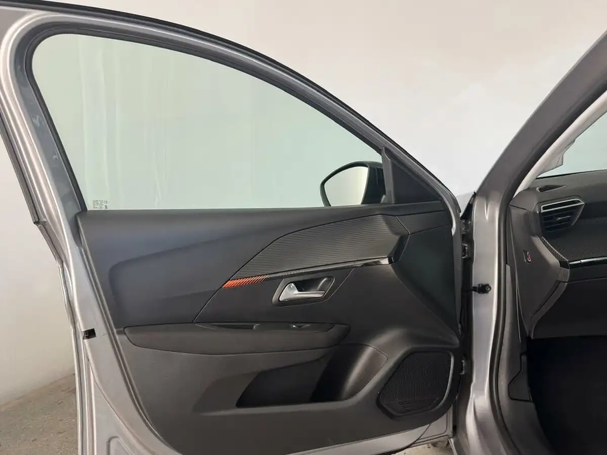 2023-peugeot-208-12-puretech-active-premium-100ps-eat8-big-19