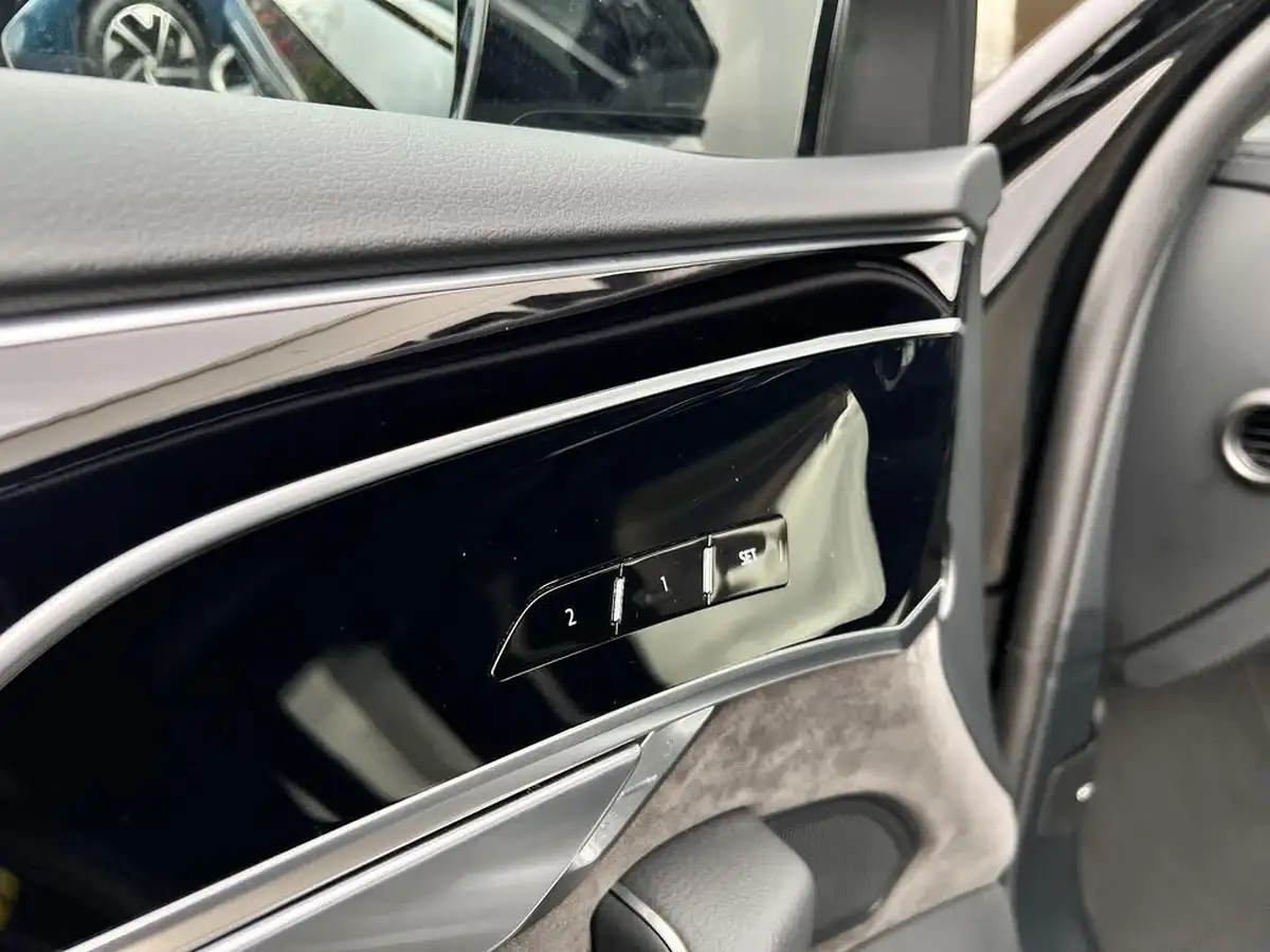 2021-audi-a8-30-55-tfsi-black-edition-big-43