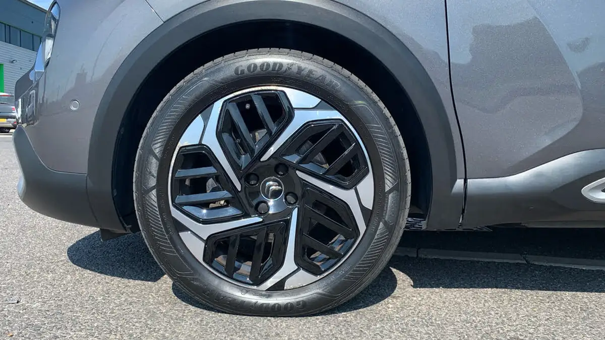 2022-citroen-c4-12-puretech-shine-plus-130ps-big-13