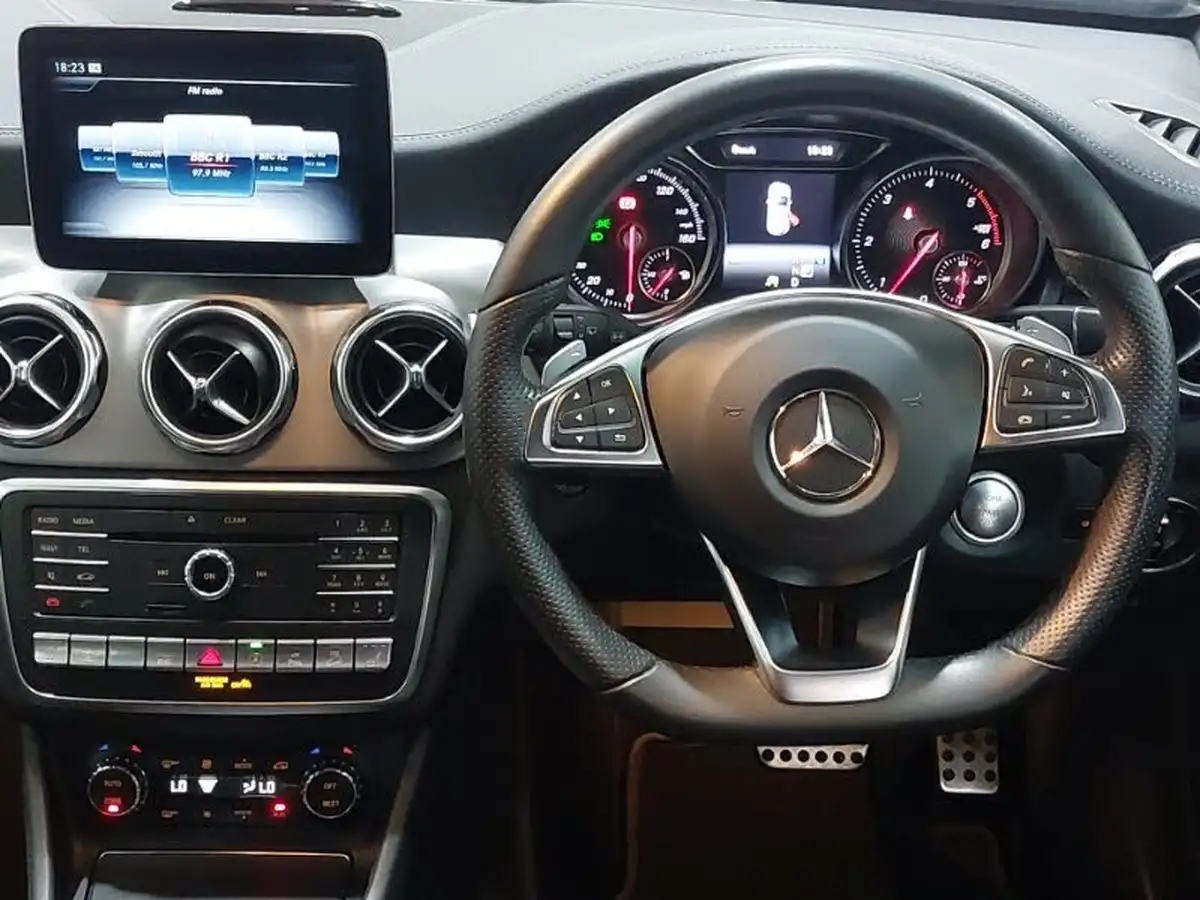 2018-mercedes-benz-gla-class-21d-gla-200d-amg-line-134bhp-premium-plusss-4matic-7g-dct-big-9