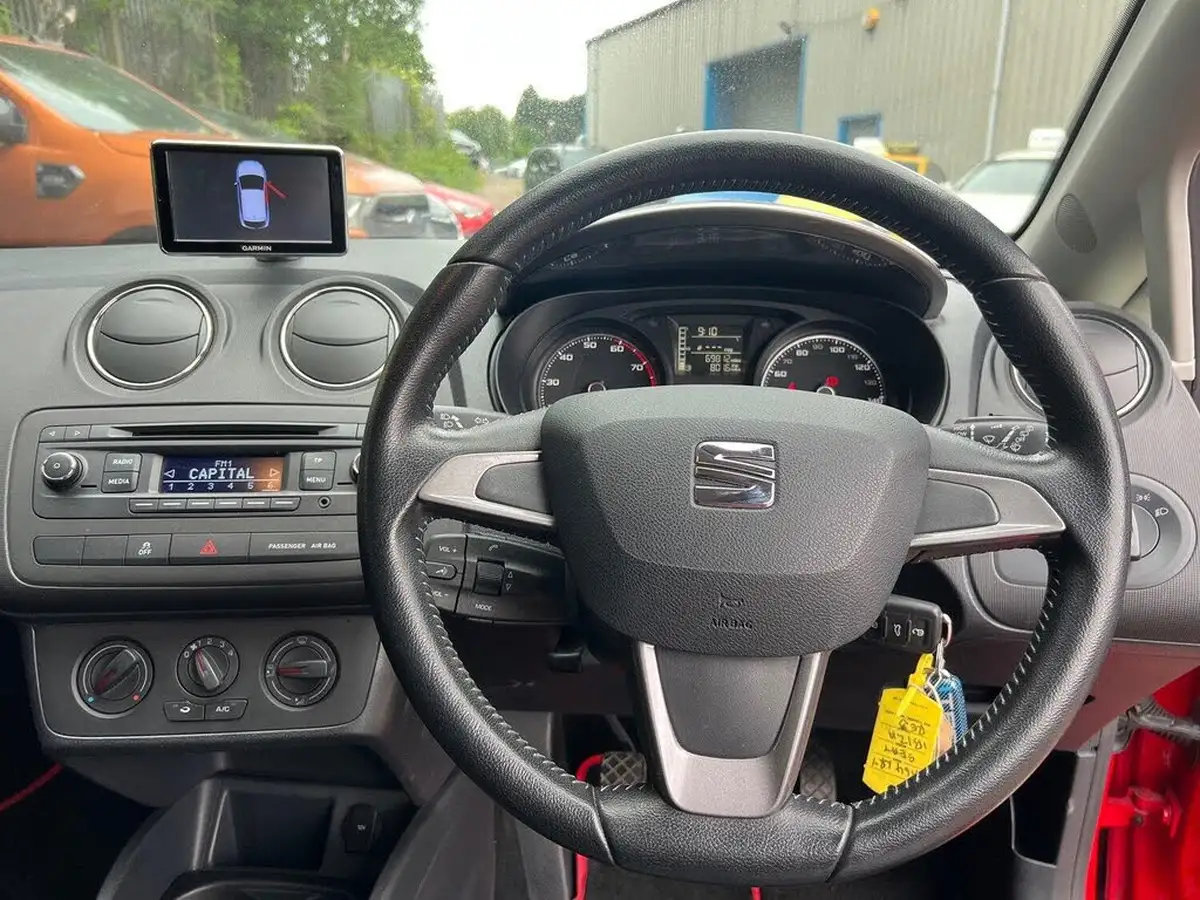 2015-seat-ibiza-12-i-tech-sportcoupe-3d-big-6