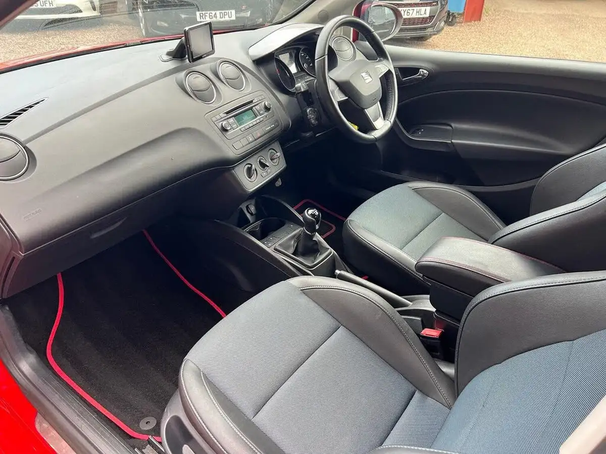 2015-seat-ibiza-12-i-tech-sportcoupe-3d-big-30