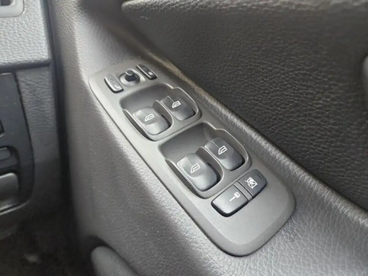2014-volvo-xc90-24td-es-big-8
