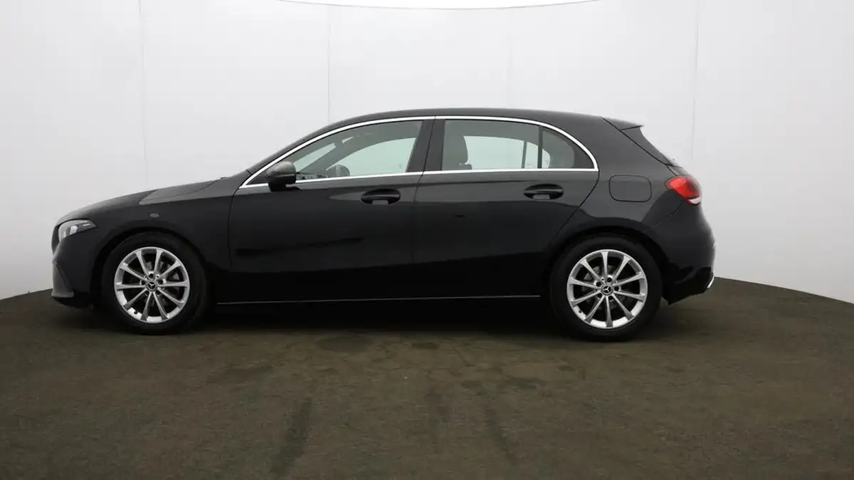 2018-mercedes-benz-a-class-15d-a180d-sport-116ps-ss-hatchback-5d-7g-dct-big-60