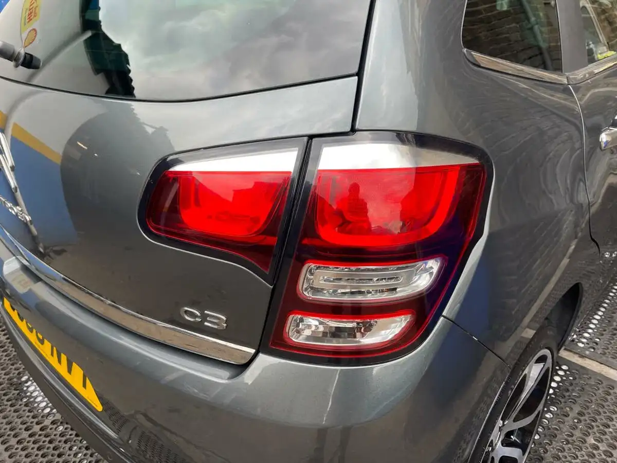 2016-citroen-c3-12-puretech-platinum-big-17
