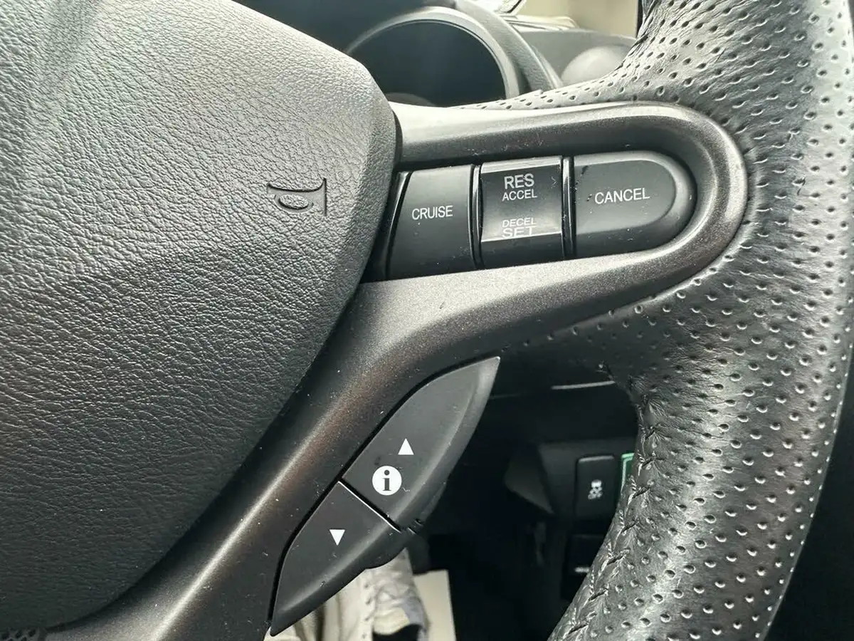 2014-honda-jazz-13-hs-t-big-14
